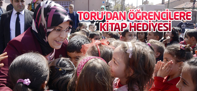 Toru’dan öğrencilere kitap hediyesi