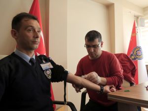 Emniyet teşkilatından anlamlı bağış