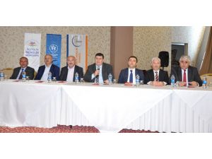 "Gençler Kariyer ve İstihdamı Konuşuyor" projesi