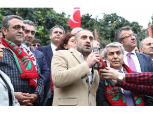 Gaziosmanpaşa Stadı önünde "yıkım" protestosu