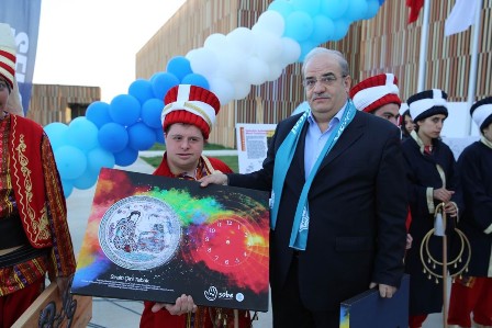 Selçuklu’da, “Otizme Mavi Işık Yak”