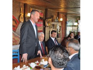 AK Parti Kırıkkale Milletvekili Öztürk, müdürlerle buluştu