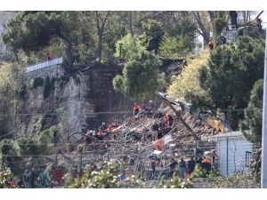 GÜNCELLEME 1- Gülhane Parkı'nda çay bahçesinin duvarı çöktü