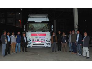 Aksaray'dan Suriye'ye kıyafet ve gıda yardımı