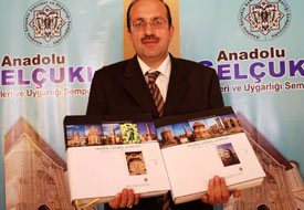 Bu kitap için 56 bin fotoğraf çektiler