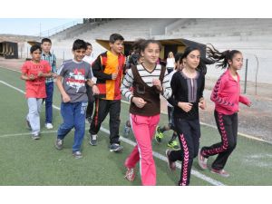 Sorgunlu küçük atletler Türkiye şampiyonasına hazırlanıyor