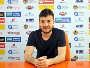 Multigroup Alanyasporlu futbolcu Özgür Çek: