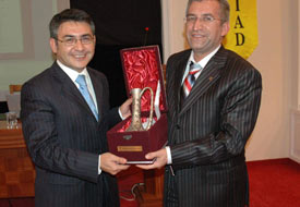 MÜSİAD'ta küresel kriz gündemi