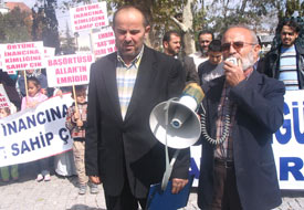 Çözüm ilahi kurallara içten teslimiyet