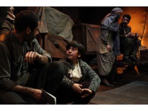 "Radyonun İçindekiler" oyununun prömiyeri yapıldı