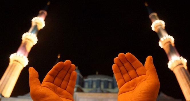 Regaib gecesi namazı var mı? Regaib Kandilinde nasıl ibadet edilmeli?