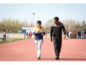 Tedavi için yönlendirildiği sporda şampiyon oldu