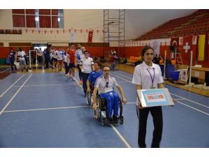 Badminton: Uluslararası 2. Enes Cup Bedensel Engelliler Turnuvası