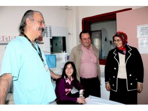 Metal kalem parçasını iki ay akciğerinde taşıdı