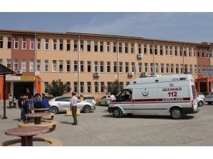 Okulda bıçaklı kavga