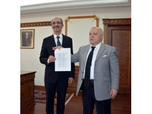 AEÜ'ye İslami İlimler Fakültesi kuruldu