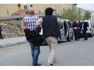 Ehliyetsiz sürücü polisten kaçtı