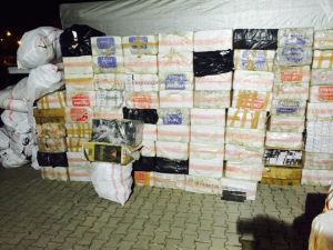 Cenaze aracıyla kaçak sigara sevkiyatı