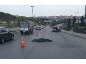 Motosikletten düşen sürücü, kamyonun altında kalarak yaşamını yitirdi
