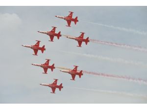"Türk Yıldızları" Şanlıurfa'da gösteri yaptı