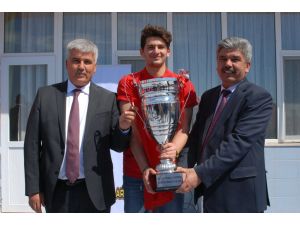 Dünya şampiyonu hentbolcuların hedefi Süper Lig