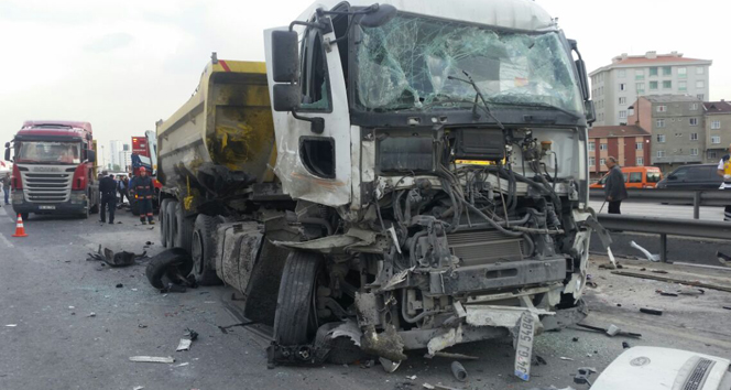 İstanbul TEM Otoyolu’nda zincirleme kaza: 1 ölü