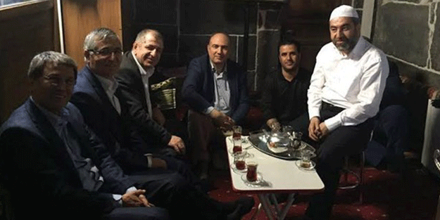 MHP, Halaçoğlu ve Özdağ'dan o fotoğrafın savunmasını istedi