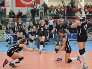 Voleybol: Bayanlar 2. Lig Final Grubu