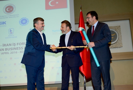 Akyürek, Vaizi’ye ney hediye etti