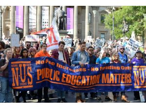 Avustralya'da öğrenciler üniversite zammını protesto etti