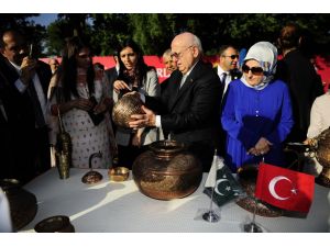 TBMM Başkanı Kahraman Pakistan'da