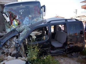 Manisa'da trafik kazası: 1 ölü, 1 yaralı