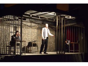 "Yaslıada" tiyatro oyunu Yahyalı'da sahnelendi