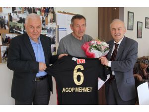 Eskişehirspor'un ilk takım kaptanı Dülger'e ziyaret