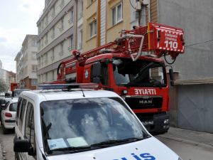 Yangın çıkan evde mahsur kalan hayvanlar kurtarıldı