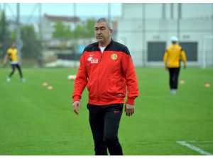 Eskişehirspor Teknik Direktörü Aybaba: