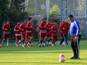 Mersin İdmanyurdu Teknik Direktörü Özat: