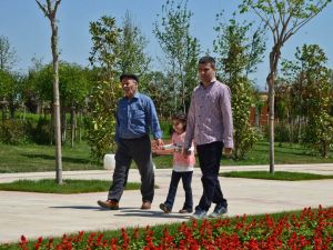 Yeni kollarıyla manolyaya can suyu verdi