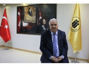 Siyasetçi, eş, baba... Her yönüyle Turgut Özal