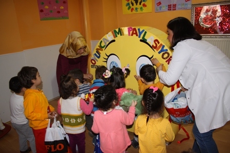 Öğrenciler oyuncaklarını paylaştı