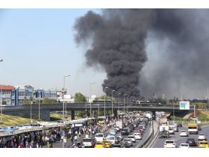 İstanbul'daki metrobüs yangını
