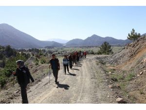 Doğal güzellikleri tanıtmak için yürüdüler