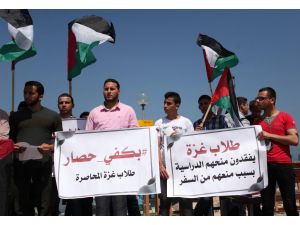 Gazze'de öğrenciler ablukayı protesto etti