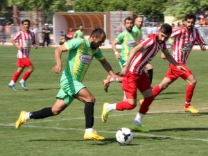 Mersin'de amatör maçta olay çıktı