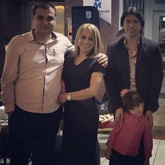 Akın çifti Bülent Yetis ile birlikte