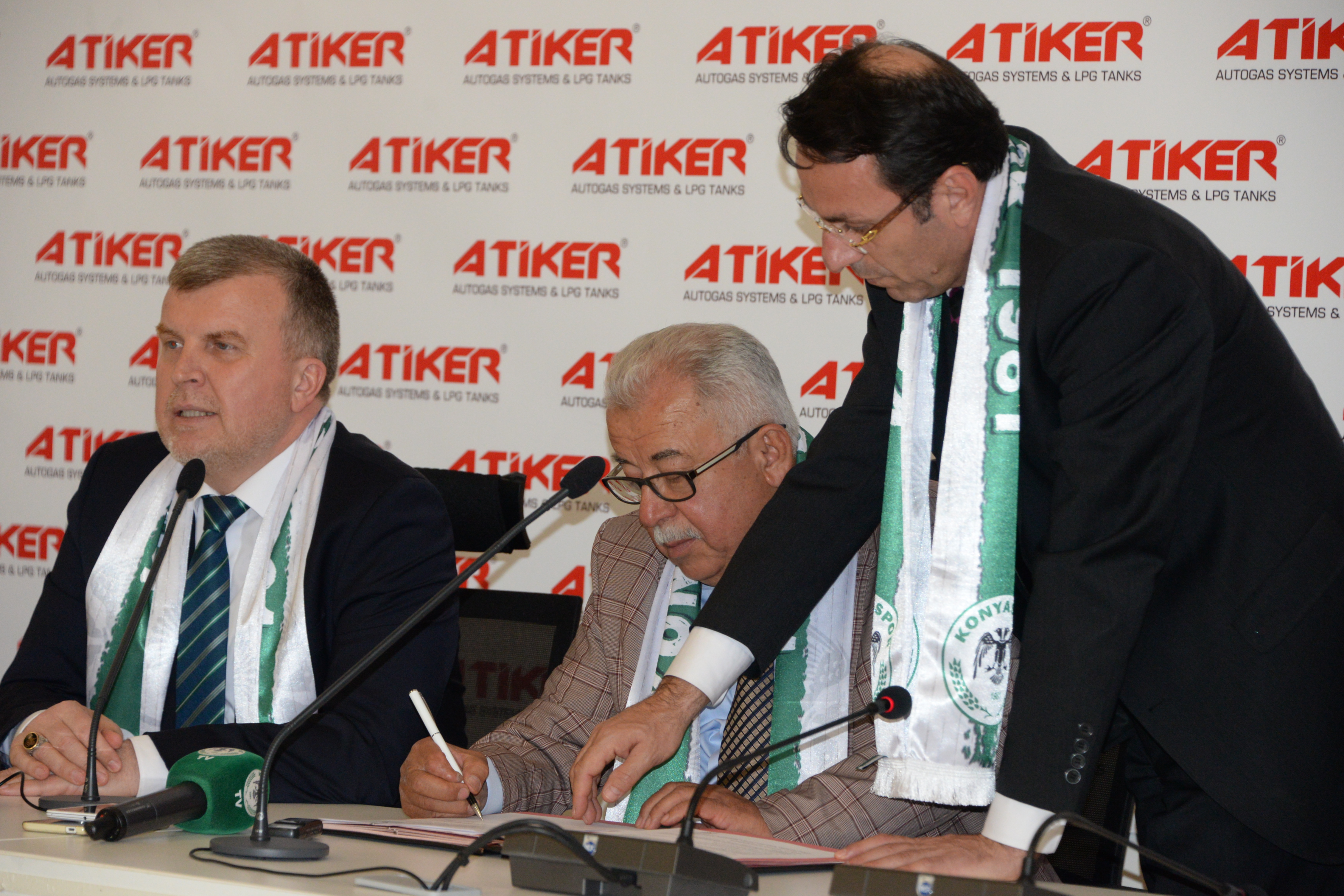 Konyaspor'a Atiker imzası