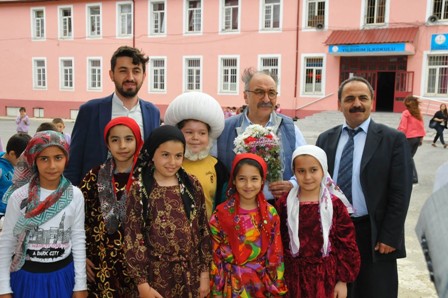 Yalvaç Ural öğrencilerle buluştu