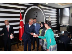 Akdağmadeni Belediyesi başarılı öğrencileri ödüllendirdi