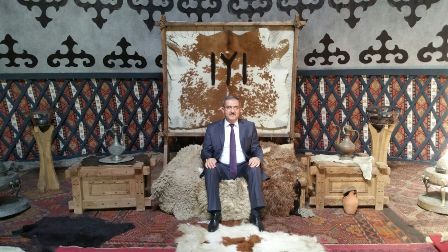 Rektör Şahin, 'Diriliş setini ziyaret etti