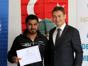 "Türkiye'nin Suriyelilere çalışma izni vermesi dünyaya örnek"